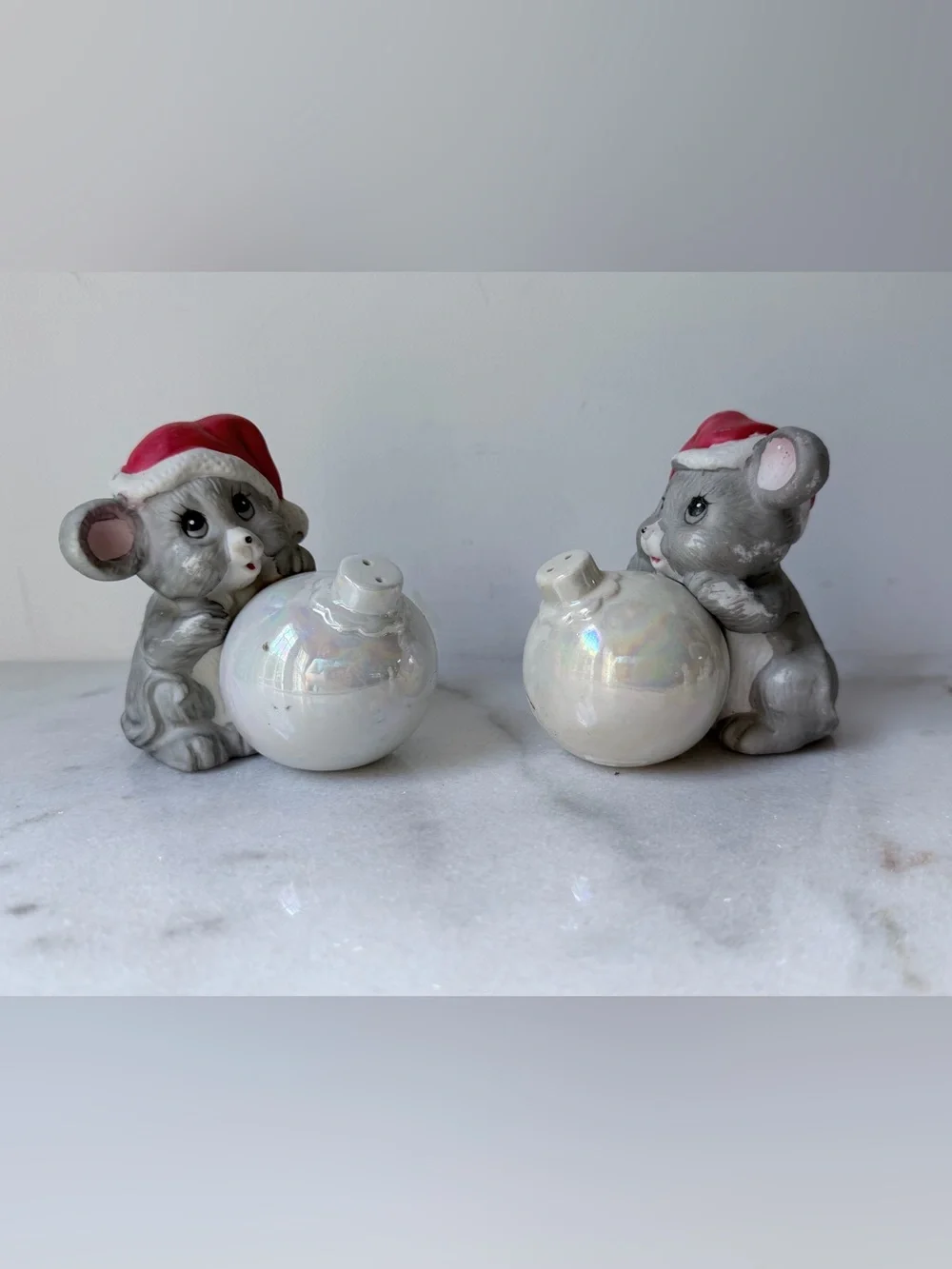 Holiday Ceramic Mouse Salt and Pepper Shaker Set - Iridescent White vintage